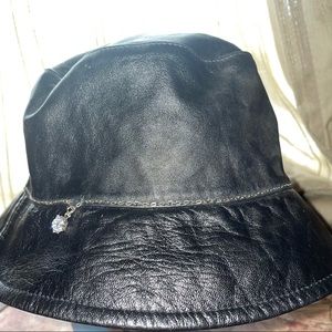 Wilson’s leather maxima bucket hat